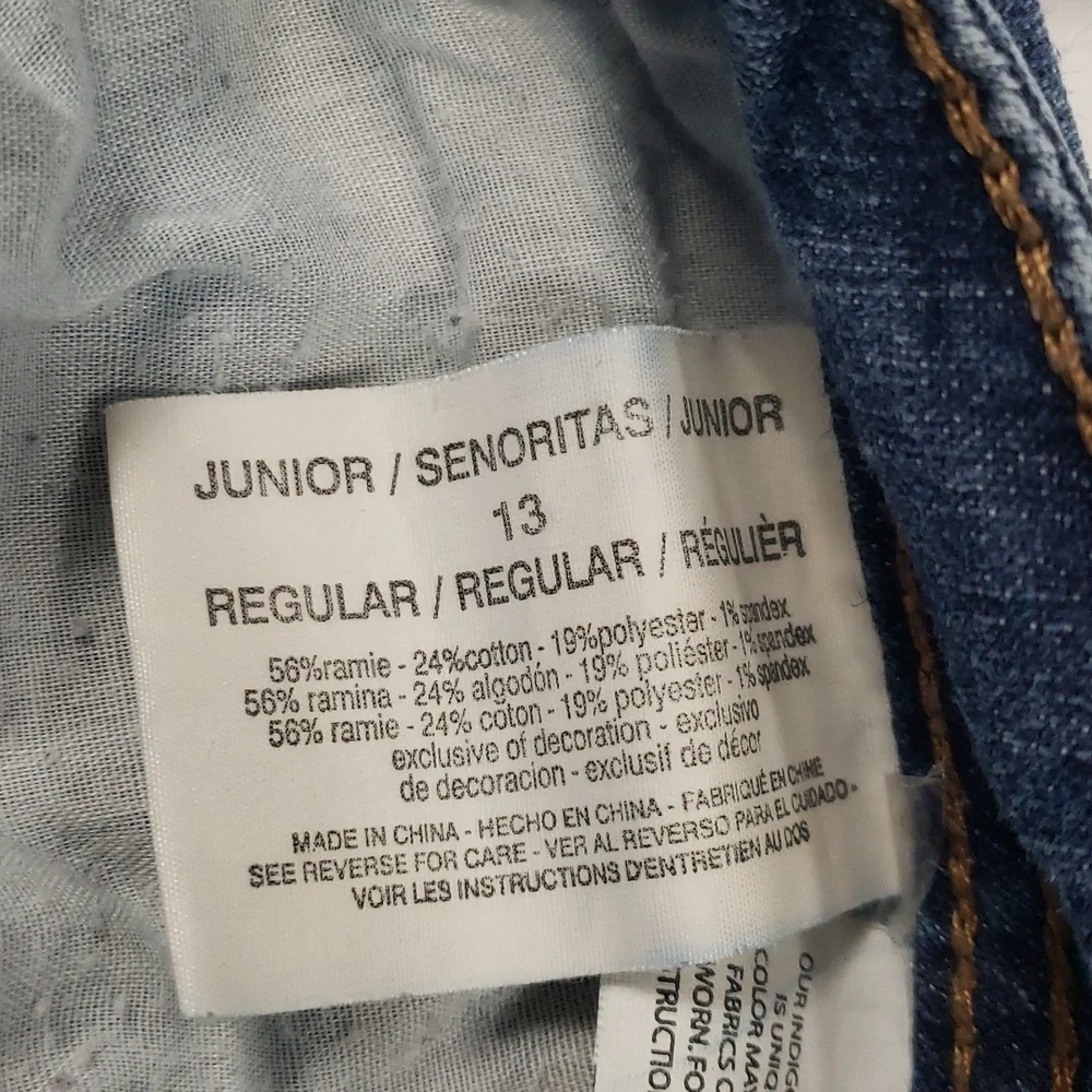 LEI -Ashley' low-rise Bootcut stretchy jeans - Picture 9 of 11